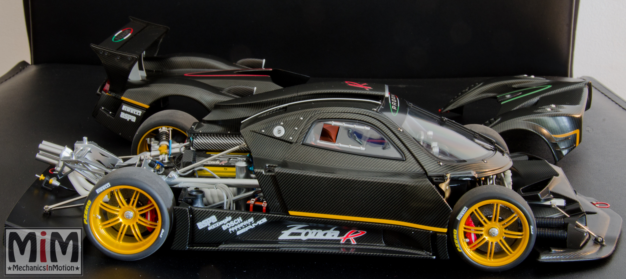 →Pagani Zonda R 1:18 scale replica by AUTOart™