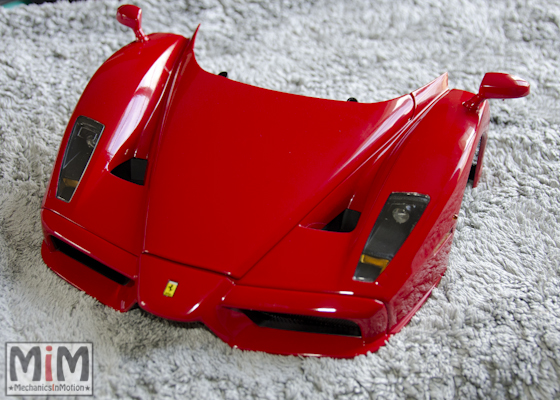 Montage Ferrari Enzo 1:10 Altaya - étape 9c