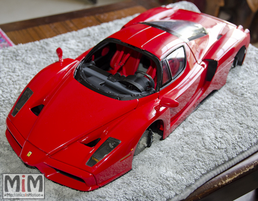 Montage Ferrari Enzo 1:10 Altaya - étape 9g