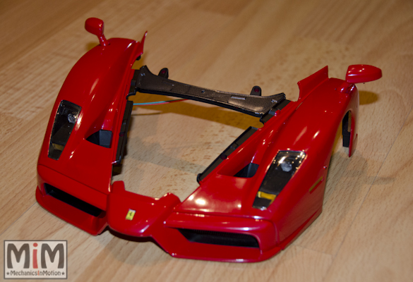 Maquette Altaya Ferrari Enzo 1/10 - Châssis Nu Avec Support Et Pièces (occasion)