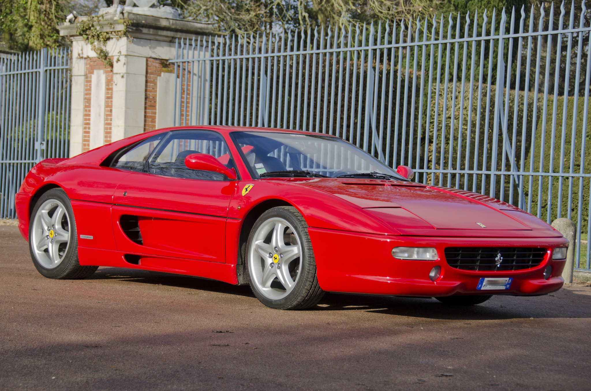 Ferrari F355: visite interactive